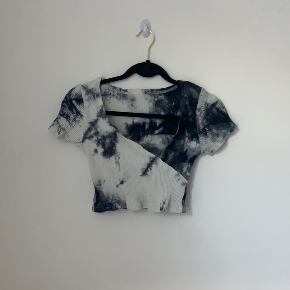 Cute tie dye crop